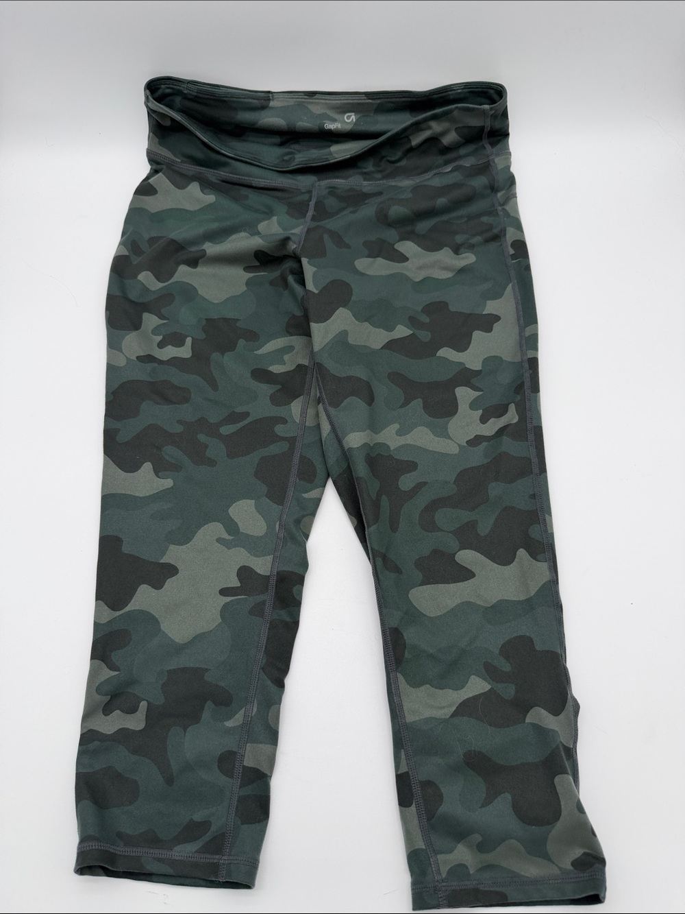 GAP Green Camo Cropped Leggings